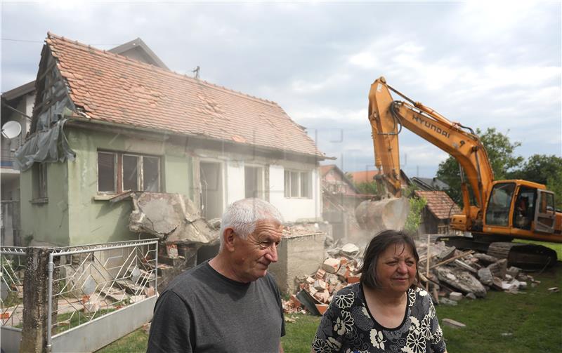 Počelo rušenje prve kuće u Zagrebu nakon potresa