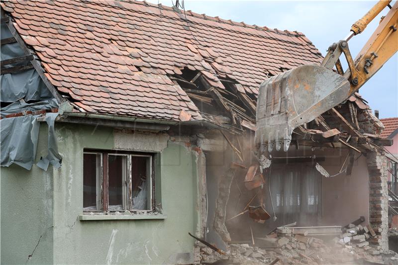 Počelo rušenje prve kuće u Zagrebu nakon potresa