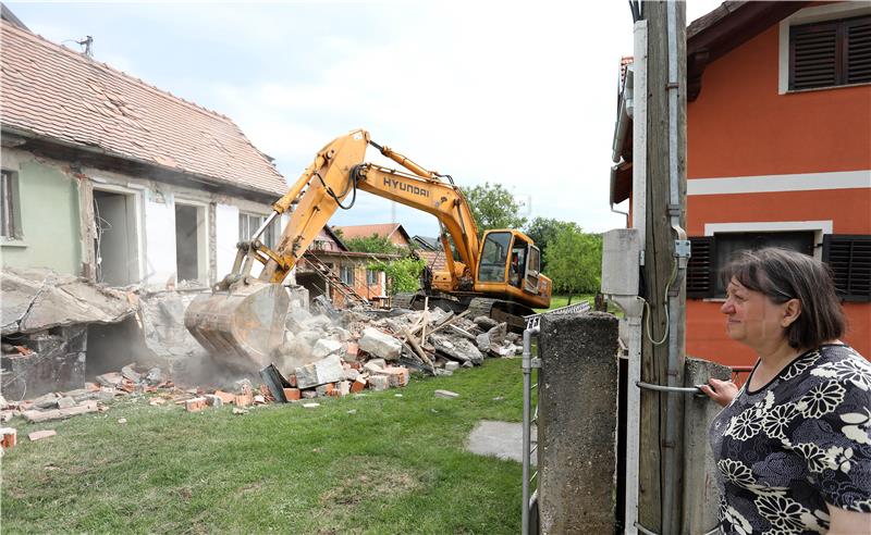 Počelo rušenje prve kuće u Zagrebu nakon potresa