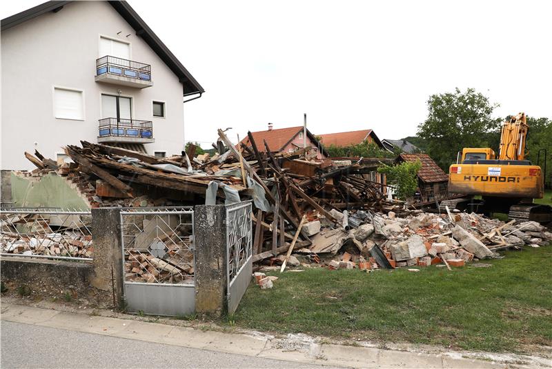 Počelo rušenje prve kuće u Zagrebu nakon potresa