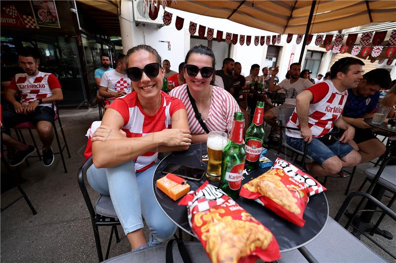  Utakmicu reprezantacija Engleske i Hrvatske Zadrani gledali u kafićima