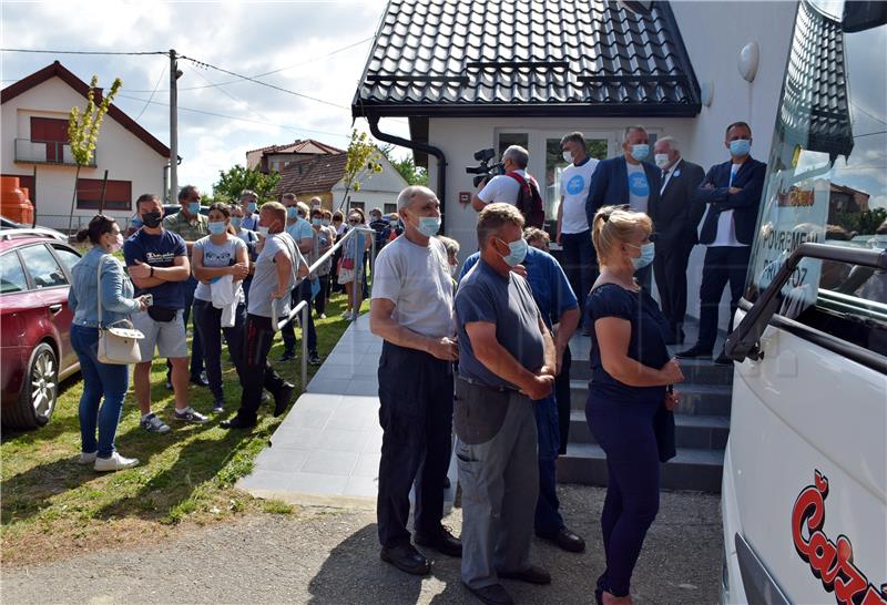 Capak i Beroš na promociji covid buseva