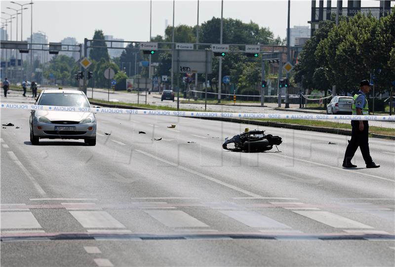 Zagreb: U sudaru motocikla i bicikla smrtno stradali vozači