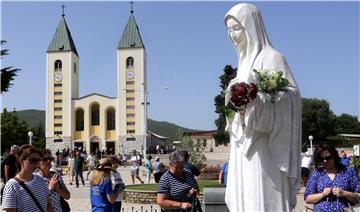 Na 40. obljetnicu Gospinih ukazanja u Međugorju desetine tisuća vjernika