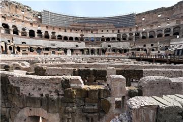 ITALY MONUMENT COLOSSEUM