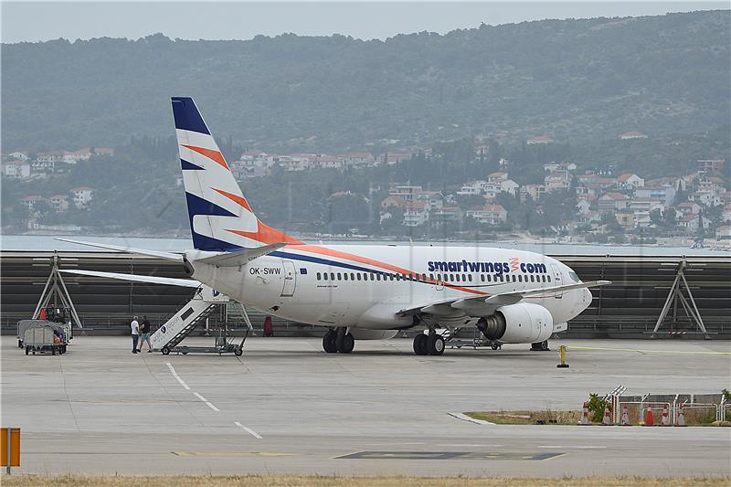 Zbog dojave o bombi prizemljen avion                     