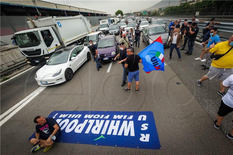 Tisuće prosvjednika u Italiji traže da se ne ukida zabrana davanja otkaza 