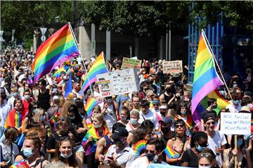 Stotine ljudi u Berlinu u “alternativnim” povorkama ponosa za LGBTIQ prava