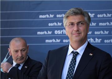 Plenković i Medved prisustvovali uklanjanju ruševina u centru Petrinje