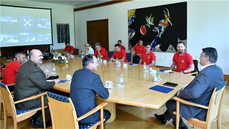 President Milanović holds working meeting with HGSS reps