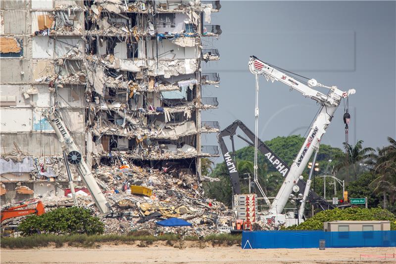 USA FLORIDA BUILDING COLLAPSED AFTERMATH