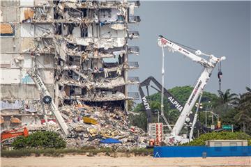 USA FLORIDA BUILDING COLLAPSED AFTERMATH