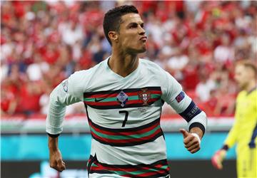 Cristiano Ronaldo preskočio Dwaynea "The Rock" Johnsona