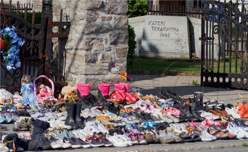 CANADA MASS GRAVE INDIGENOUS CHILDREN