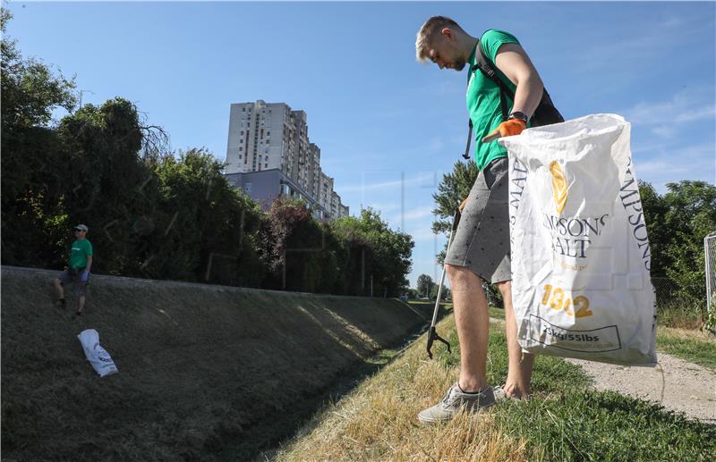 Greenpeaceovi aktivisti čistili potok Črnomerec i šetnicu uz njega