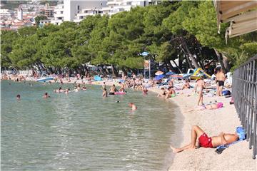 Prvi ljetni vikend na Makarskoj rivijeri više od 25 tisuća gostiju