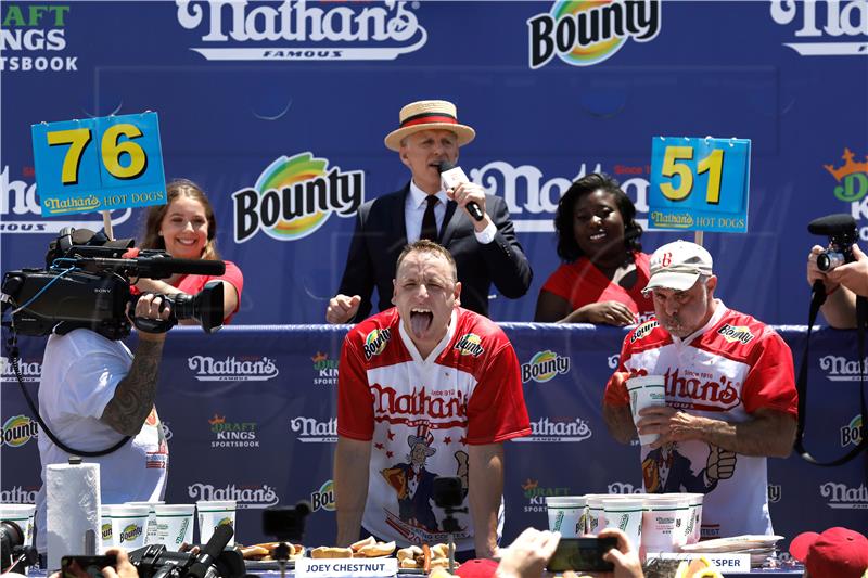 USA NEW YORK NATHANS HOT DOG EATING CONTEST