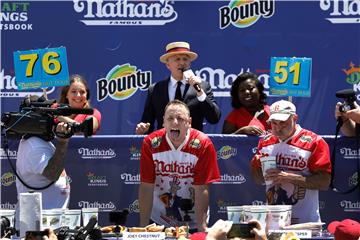 USA NEW YORK NATHANS HOT DOG EATING CONTEST