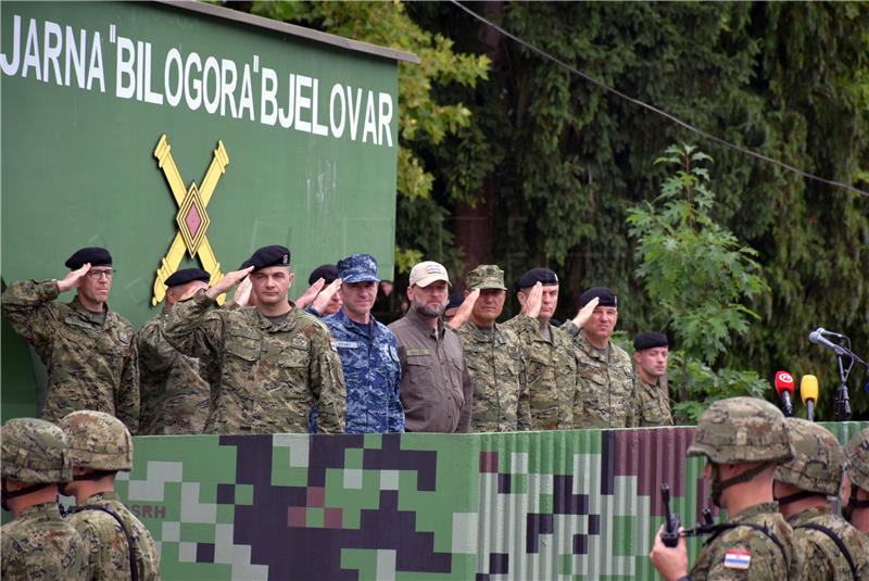 Minister Banožić sees 8th army contingent off to Poland