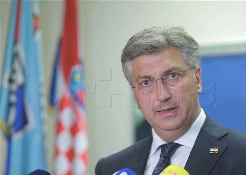 Plenković: Pronaći ćemo zakonsku osnovu za uvjetovanje potpora cijepljenjem