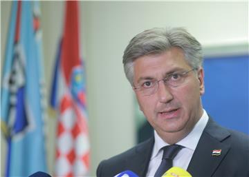 Plenković: Pronaći ćemo zakonsku osnovu za uvjetovanje potpora cijepljenjem