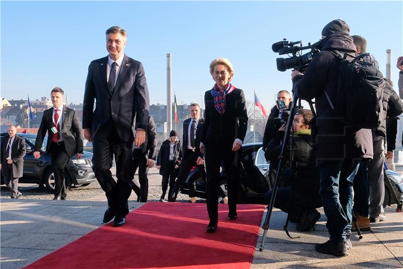 Von der Leyen to visit Zagreb Thursday after EC okays Croatia's recovery plan