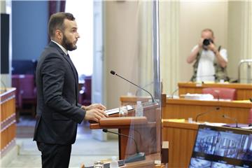 Aladrović: Imamo 55 tisuća zaposlenih više nego lani i 4 tisuće više nego 2019.