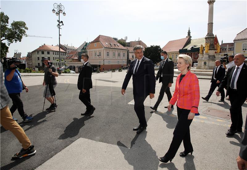 Ursula von der Leyen i Plenković posjetili zagrebačku katedralu