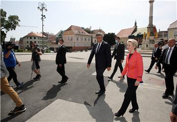 Ursula von der Leyen i Plenković posjetili zagrebačku katedralu