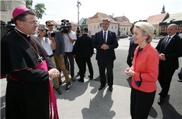 Ursula von der Leyen i Plenković posjetili zagrebačku katedralu