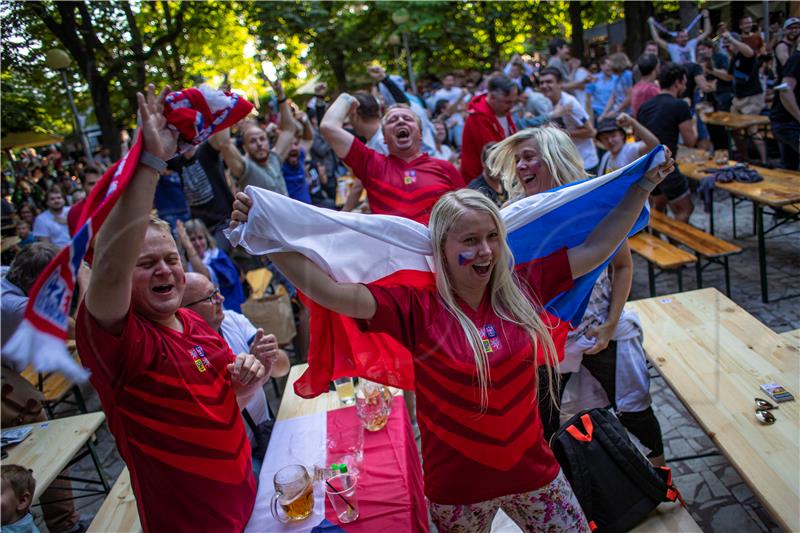 Češka dopušta ženama izbor muškog ili ženskog oblika prezimena