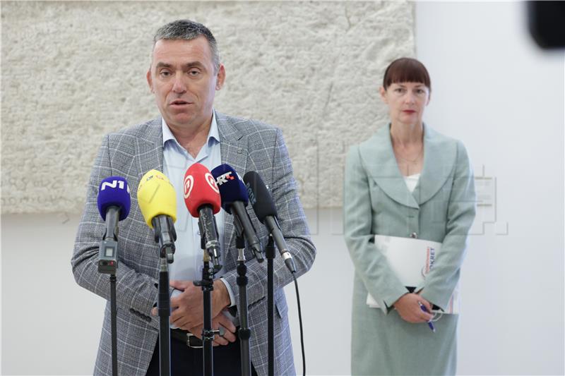 Konferencija za medije Stipe Mlinarića