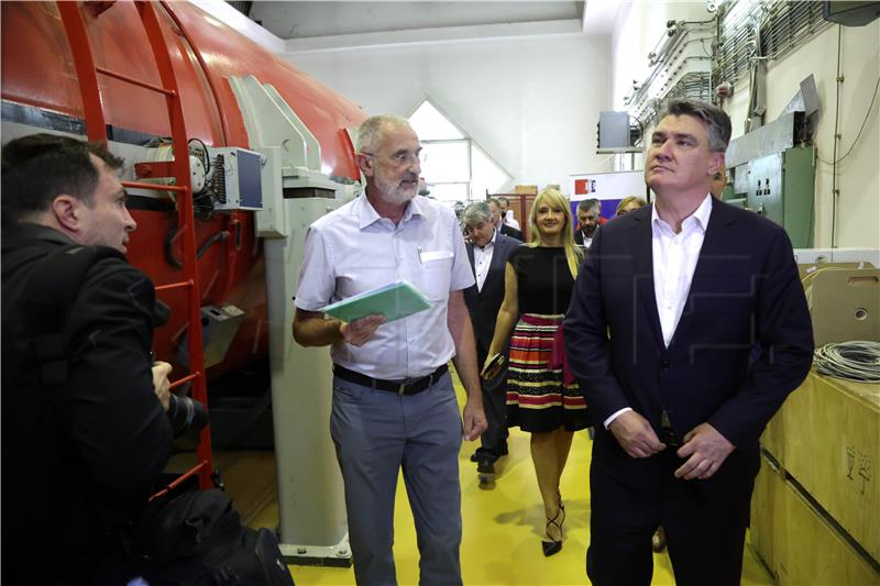 Milanović visits Centre of Excellence for Advanced Materials