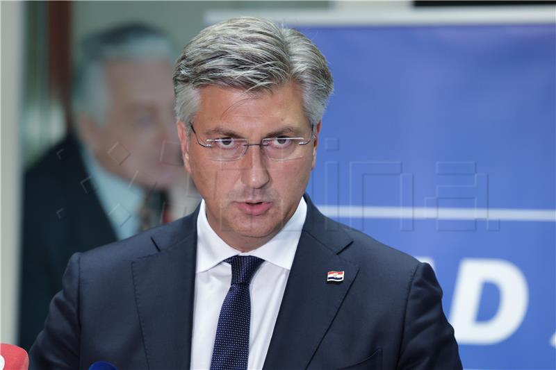 Plenković: Nema ni teoretske šanse da cijepljenje bude obavezno 