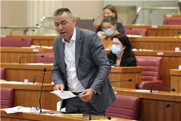 Mlinarić: Zakon o civilnim stradalnicima rađen je za Pupovca i Jeckov