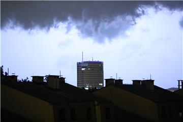 DHMZ očekuje preko vikenda obilne oborine uz mogući nagli porasti vodostaja