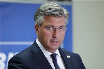 Plenković: Ne relativizirati cijepljenje nego pomoći da se što više cijepi