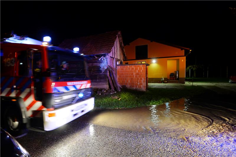 Obilne kiše u Brodsko-posavskoj županiji- poplavljeni podrumi