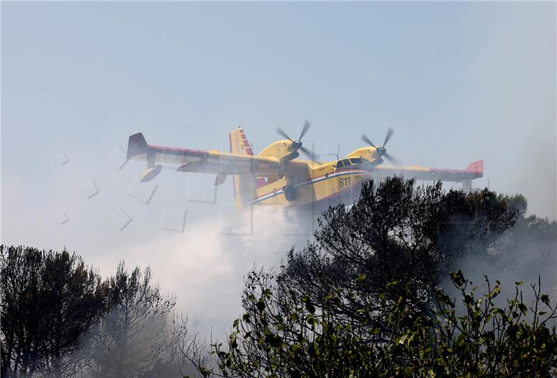 Lokaliziran požar koji je izbio oko 14 sati zapadno od zadarskog odlagališta otpada