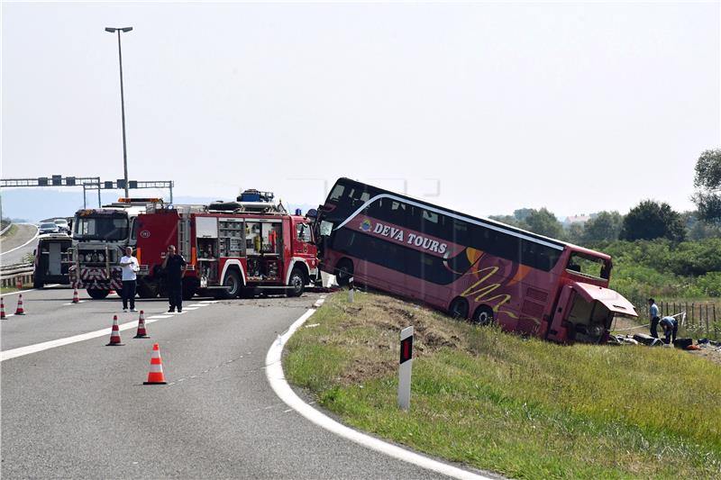 Brezić: U slijetanju autobusa kod Slavonskog  Broda osam poginulih