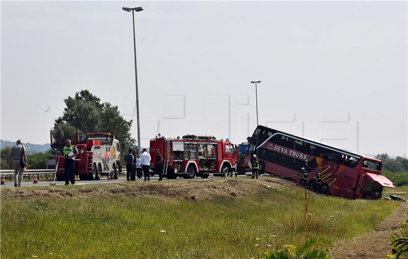 U nesreći kod Slavonskog Broda deset poginulih u autobusu kosovskih tablica