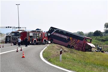 U nesreći kod Slavonskog Broda deset poginulih u autobusu kosovskih tablica