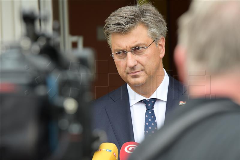 Plenković visits injured after Kosovo bus crash