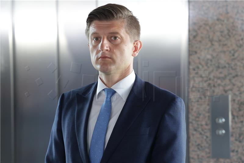 Marić: Ispunjavanje mjerila za uvođenje eura teče prema planu