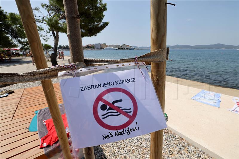 Na gradskoj plaži Jadran u Zadru zabranjeno kupanje