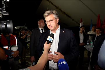 Premijer Plenković na spajanju posljednjeg segmenta Pelješkog mosta