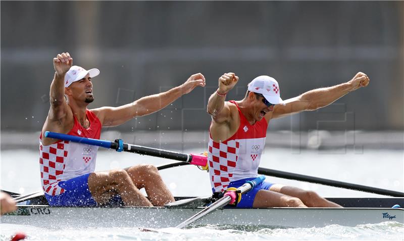 TOKIO2020: Braća Sinković osvojili zlatnu Olimpijsku medalju