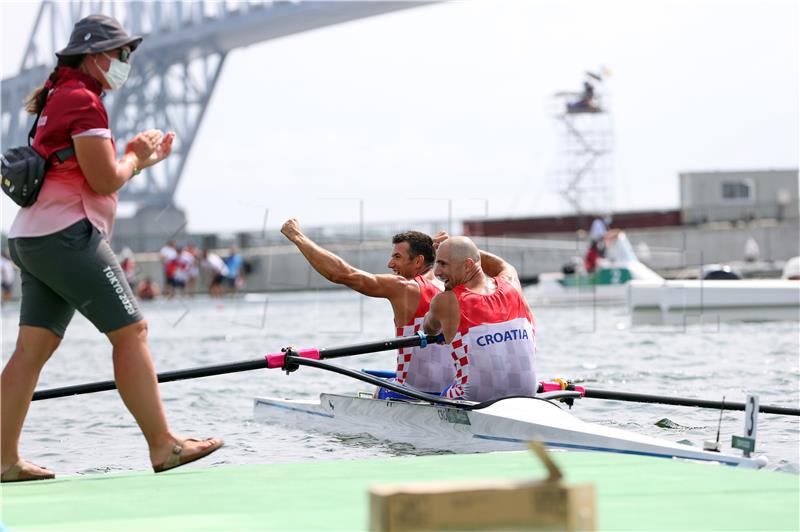 TOKIO2020: Braća Sinković osvojili zlatnu Olimpijsku medalju