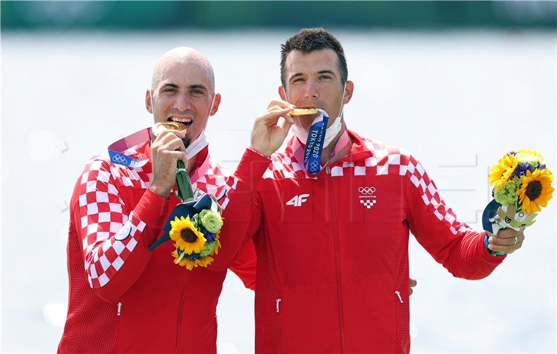 Sinković brothers claim Olympic gold in men's pair