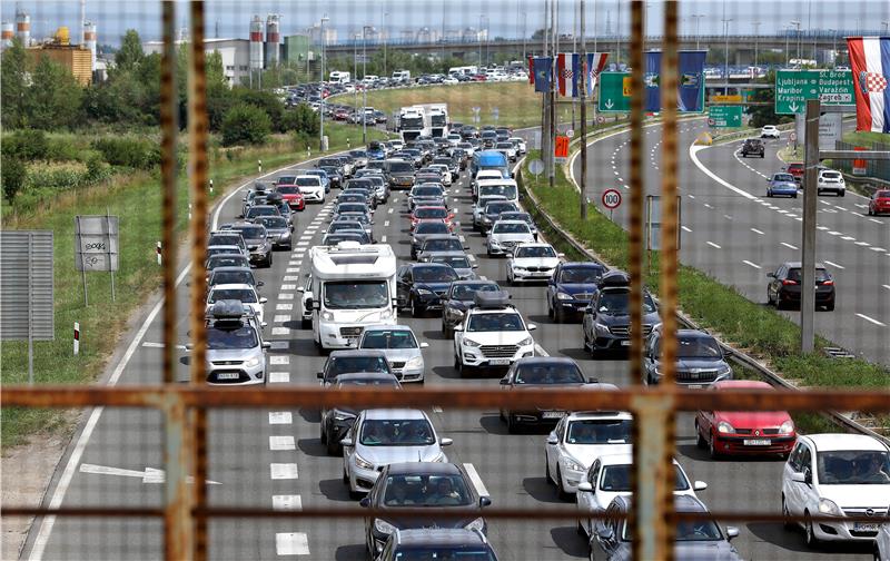 Gužve na cestama prema moru i s mora